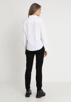 Gina Tricot Jessie - Chemisier - White -Magasin Général De Mode 05d50617a4af43fb9ddca934977e76dc