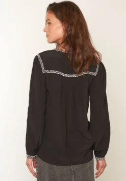 MAISON 123 Blouse - Noir 9 MAISON 123 Blouse - Noir -Magasin Général De Mode 071e17279ad5450f89effc57a2a9ddef