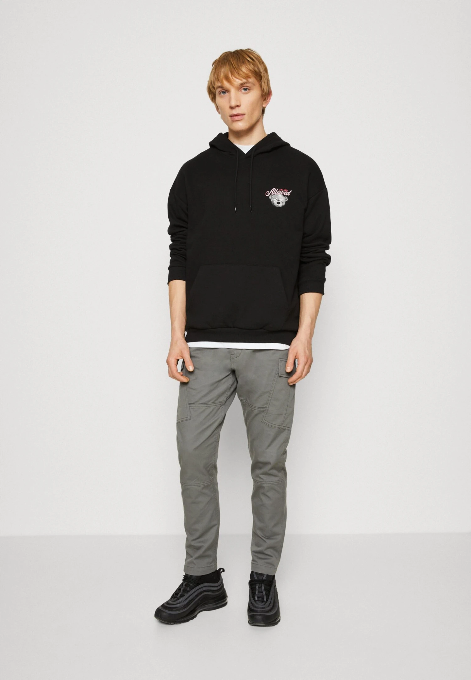 YOURTURN Unisex - Sweatshirt - Black 4 YOURTURN Unisex - Sweatshirt - Black – Image 2