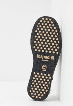 Pantoufle Quilt Men - Chaussons - Olive -Magasin Général De Mode 09209c2860654ae997df1bcc0ac68963