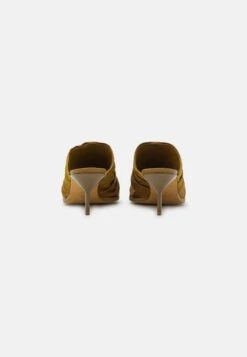 3.1 Phillip Lim Georgia Ruched Mule - Mules À Talons - Olive -Magasin Général De Mode 0ae63bb9bcdb435aa6c9aef3e749c01f