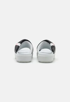 Jordan Sophia Slide - Mules - Off White/Infrared/Black -Magasin Général De Mode 0b1ea1c6190b40f0be51e1e081cc7403