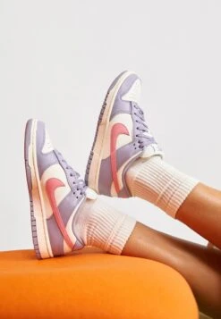 Nike Sportswear Dunk - Baskets Basses - Indigo Haze/Coral Chalk Sail 11 Nike Sportswear Dunk - Baskets Basses - Indigo Haze/Coral Chalk Sail -Magasin Général De Mode 0bd9bbf28b0d44d4986a96570f1d39f3