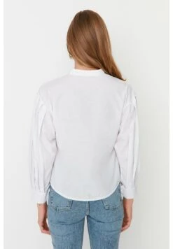 Trendyol Blouse - Cream -Magasin Général De Mode 0c1090abcc63492f8168413026dc4b55