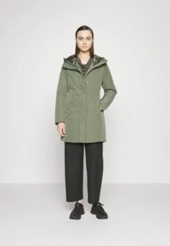 Colmar Originals Doudoune - Green 15 Colmar Originals Doudoune - Green -Magasin Général De Mode 0c23ef2220c24598be6d05b82cf950b7