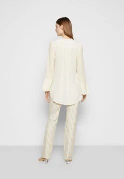 By Malene Birger Flaiy - Tunique - Whisper White 12 By Malene Birger Flaiy - Tunique - Whisper White -Magasin Général De Mode 101e3c210e94474080c9b67c06305dd3