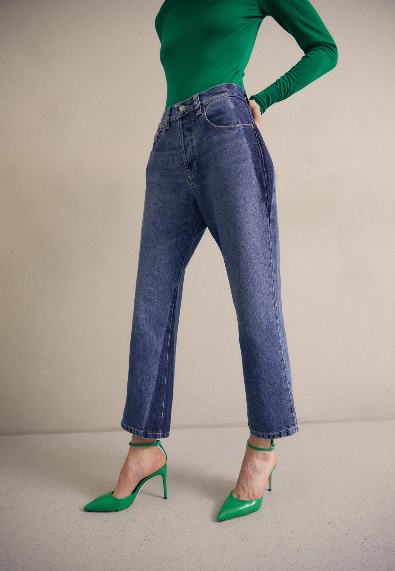 Victoria Beckham Jean Droit - Shadow Wash 3 Victoria Beckham Jean Droit - Shadow Wash