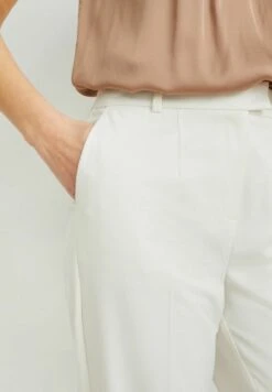 Pantalon Classique - Cremewhite 12 Pantalon Classique - Cremewhite -Magasin Général De Mode 14571fd97d4949629fd16a2cfe6dc9af