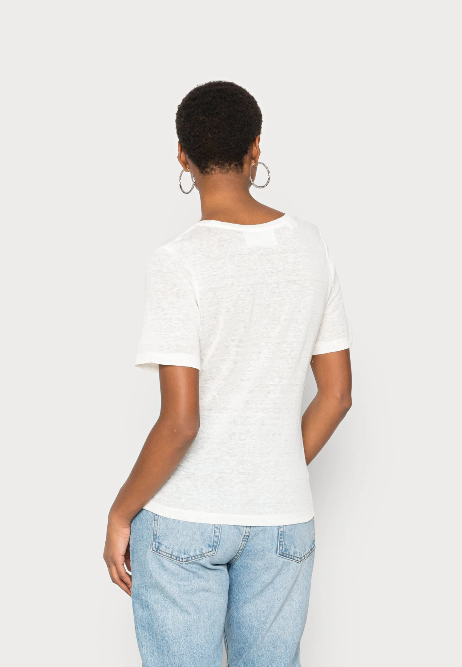 Selected Femme Slflinda U Neck Tee - T-Shirt Basique - Snow White 5 Selected Femme Slflinda U Neck Tee - T-Shirt Basique - Snow White – Image 3