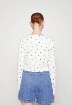 ONLY Onlfenja Set - Débardeur - Cloud Dancer Small Flower Jrs -Magasin Général De Mode 1677f6fbcf82442597e8a0c4660c55c4