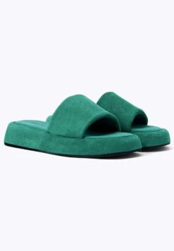 Oysho Mules - Green -Magasin Général De Mode 17bc70d552514f7da33d46f6e8c8f2ab