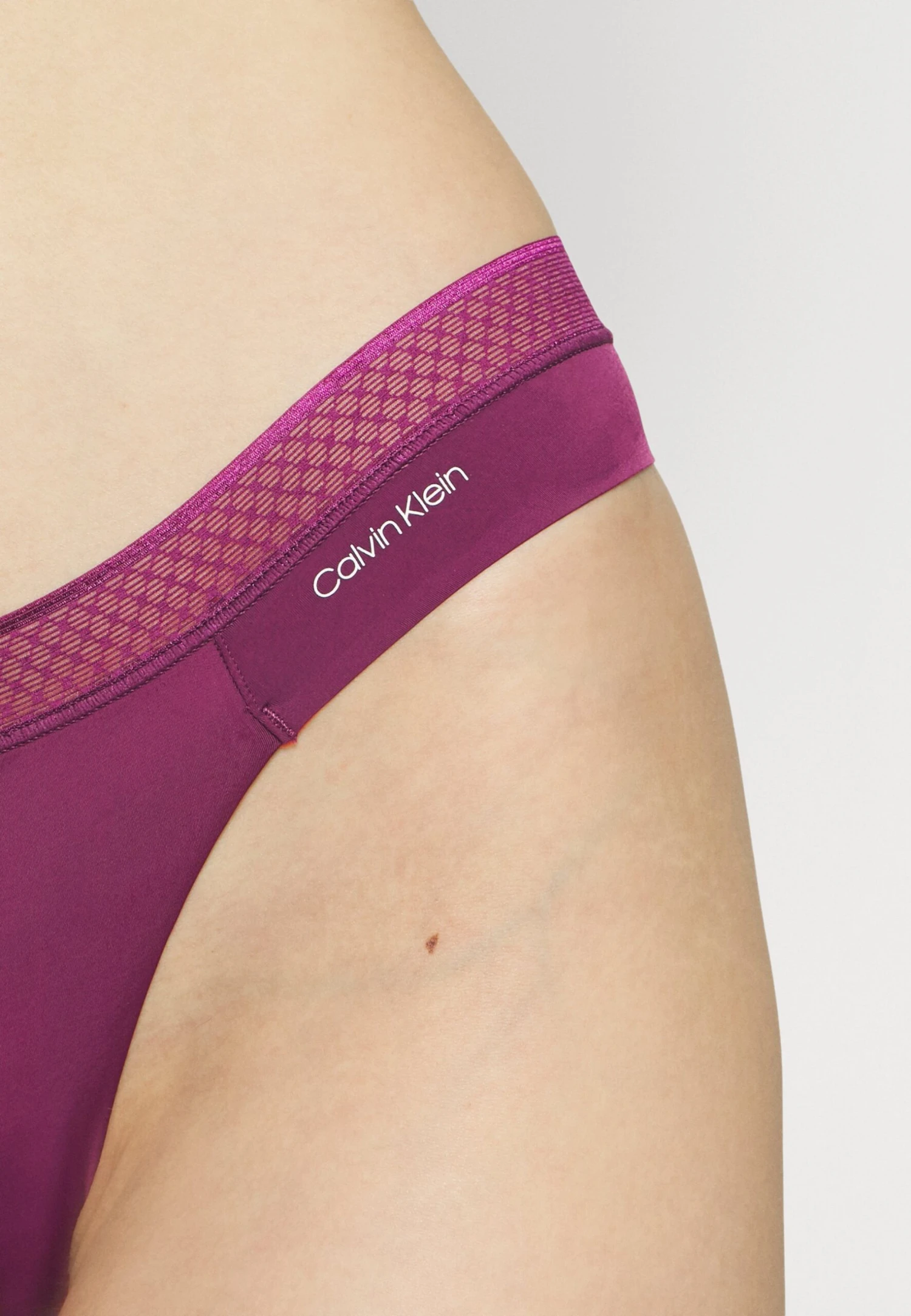 CALVIN KLEIN UNDERWEAR String - Purple 7 CALVIN KLEIN UNDERWEAR String - Purple – Image 5