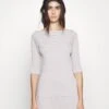 Calvin Klein Iconic 1/2 Sleeve - T-Shirt Imprimé - Silver Gray -Magasin Général De Mode 1caf4f506032493db86e4fffe9e6bb2b