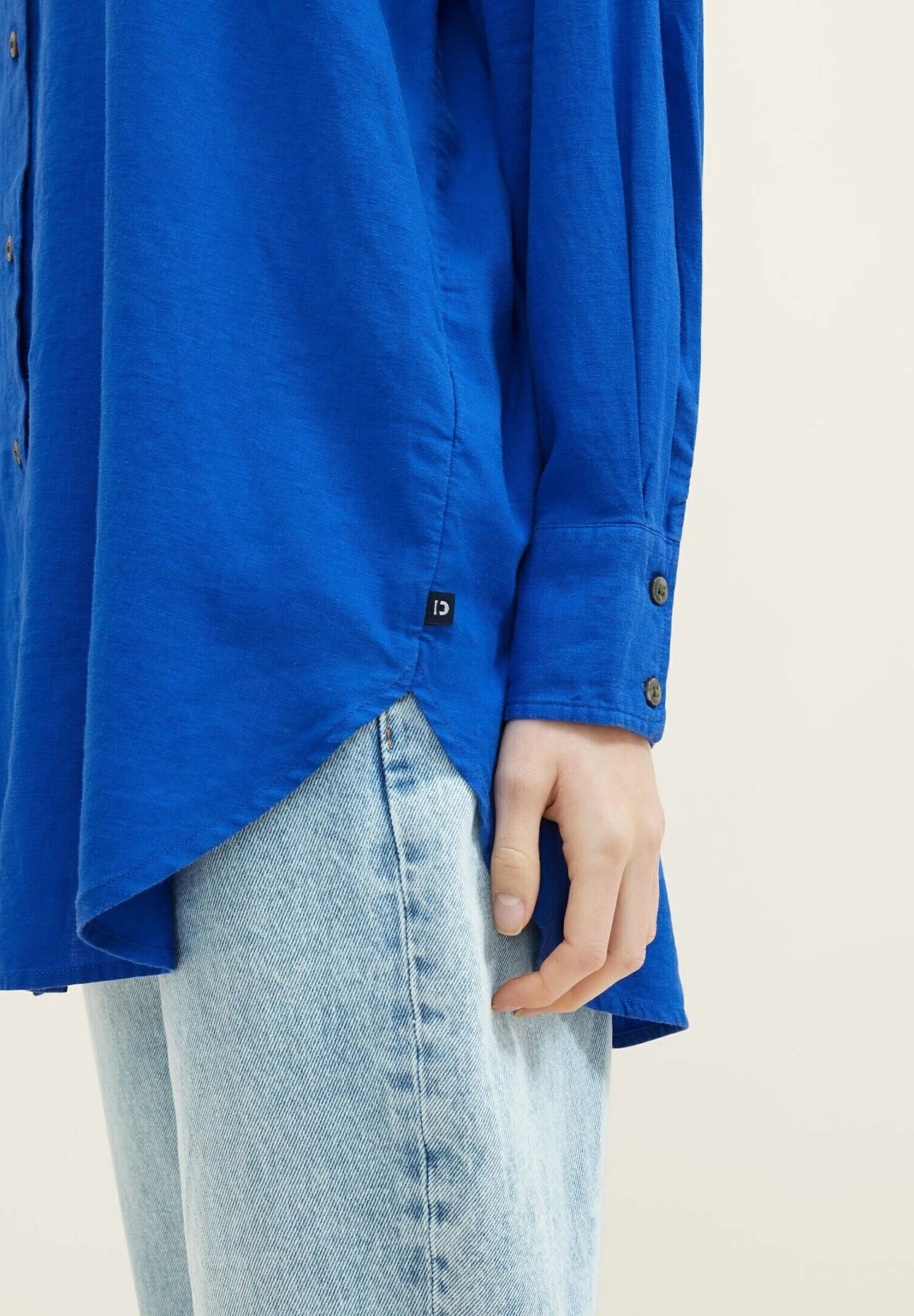 TOM TAILOR Denim Hemdbluse Mit Leinen - Chemisier - Shiny Royal Blue 6 TOM TAILOR Denim Hemdbluse Mit Leinen - Chemisier - Shiny Royal Blue – Image 4