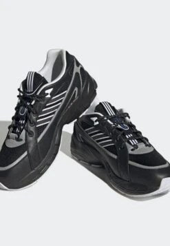 Adidas Originals Exomniac Cushion - Baskets Basses - Core Black Carbon Cloud White -Magasin Général De Mode 20c94a546c184905b48e1013c6d4f29c