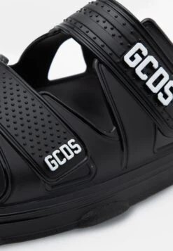 GCDS Pool Slides Unisex - Sandales De Bain - Black -Magasin Général De Mode 23ce2c129633489f983beba50eb82b57