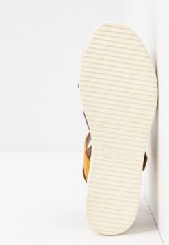 Tamaris Sandales À Plateforme - Nut/Saffron 15 Tamaris Sandales À Plateforme - Nut/Saffron -Magasin Général De Mode 25002bd8407a467e8df6e0ecfa308071