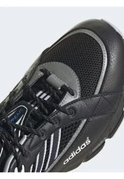 Adidas Originals Exomniac Cushion - Baskets Basses - Core Black Carbon Cloud White -Magasin Général De Mode 256f0c484bd840e7ae501e7f3a22c334