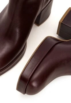 Elton - Boots À Talons - Mahogany 11 Elton - Boots À Talons - Mahogany -Magasin Général De Mode 270594b78ee346a3b443d1ba5643a408