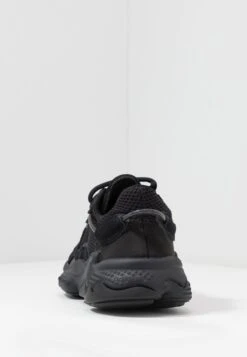 Adidas Originals Ozweego - Baskets Basses - Core Black/Carbon 13 Adidas Originals Ozweego - Baskets Basses - Core Black/Carbon -Magasin Général De Mode 27a6766668334a28964dc694f7021da5