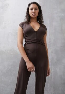 Wal G Party Hala V Neck - Combinaison - Chocolate Brown -Magasin Général De Mode 27bc50efbb894d3fb24ac66ed42e3328