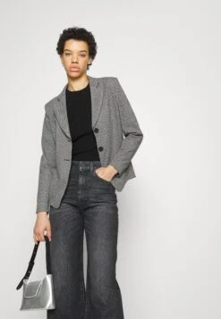 Emporio Armani Blazer - Nero -Magasin Général De Mode 280f8c71a1754fe4b6d3416cb7bdb74e