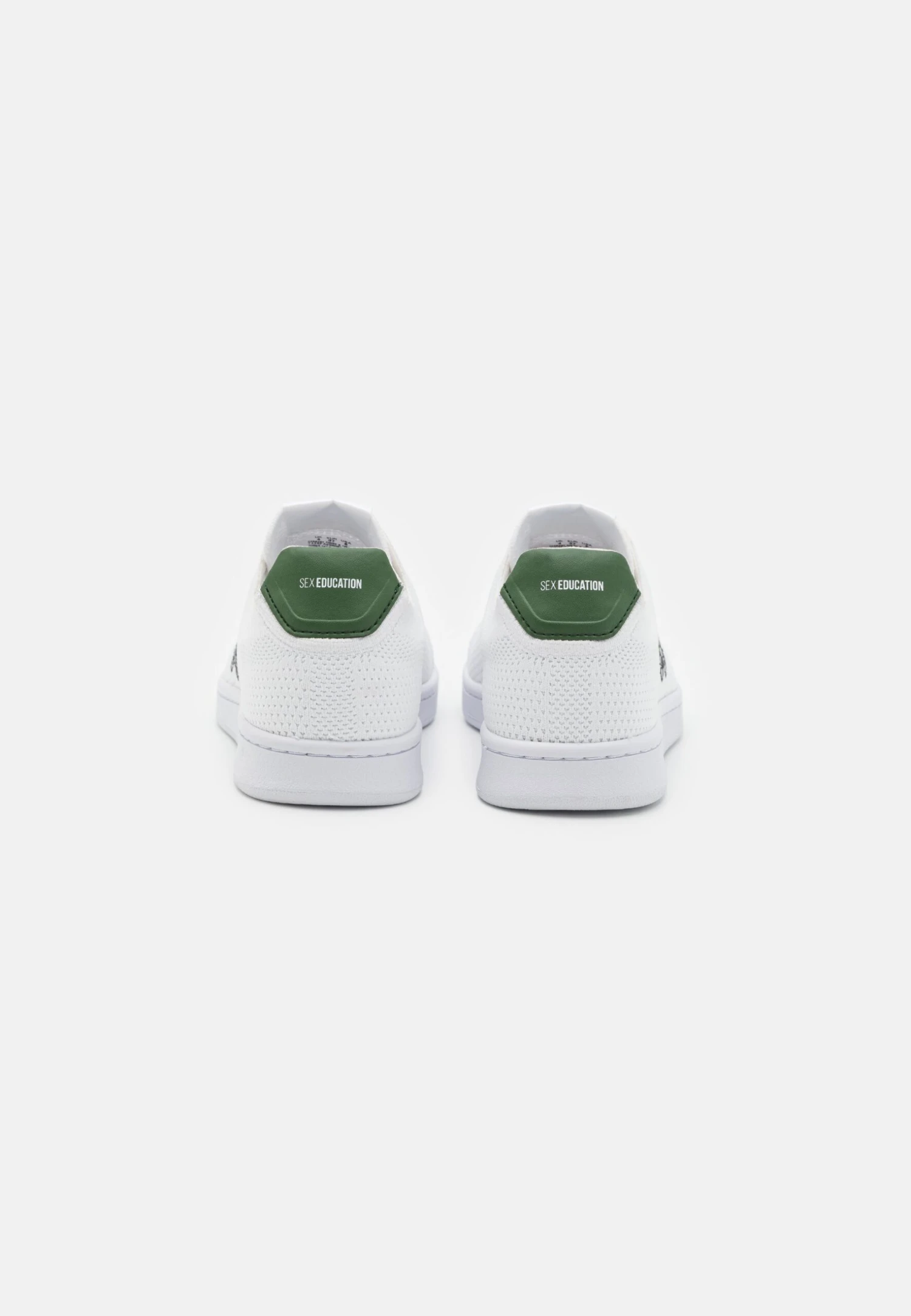 Lacoste X Netflix - Sneakers Court Femme - Baskets Basses - White/Green 6 Lacoste X Netflix - Sneakers Court Femme - Baskets Basses - White/Green – Image 4