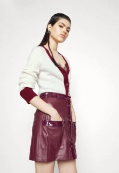 Staud Paper Skirt - Minijupe - Plum 15 Staud Paper Skirt - Minijupe - Plum -Magasin Général De Mode 2a0acb060bed48078c638a0ef17d2607