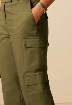Next Utility Straight Standard - Pantalon Cargo - Khaki Green -Magasin Général De Mode 2ad4c9d45aab4fadb15512d7647ebc34
