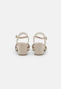 Marco Tozzi Sandales - Cream -Magasin Général De Mode 2c221ea579234ac69664b5ade18b3b23