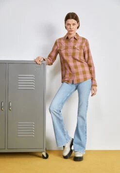 Lee Breese - Jean Flare - Elevated Energy 11 Lee Breese - Jean Flare - Elevated Energy -Magasin Général De Mode 2cb9113949e348f59a127770e5d46a3b