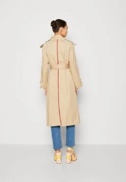 SISTER JANE Orchard Scallop Trim - Trench - Beige -Magasin Général De Mode 2d7c5a098dc840b6acdfabca2bc22e69