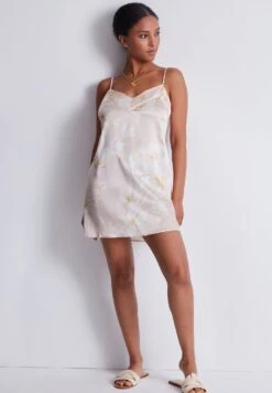 Aubade By Night - Chemise De Nuit / Nuisette - Amberlight 7 Aubade By Night - Chemise De Nuit / Nuisette - Amberlight -Magasin Général De Mode 2f0896ee73bd4de7ac8f8ba0d14f8d7c