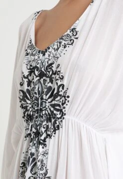 Buffalo Tunic - Accessoire De Plage - Weiß/Schwarz -Magasin Général De Mode 30b20b564811459994e9114f1c4517a0