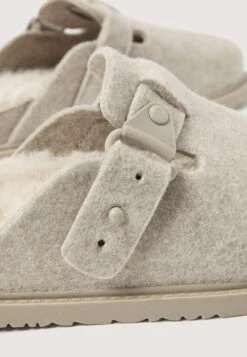 Oysho Chaussons - Grey 16 Oysho Chaussons - Grey -Magasin Général De Mode 31e8971837f74da6aae552f4bc87613c