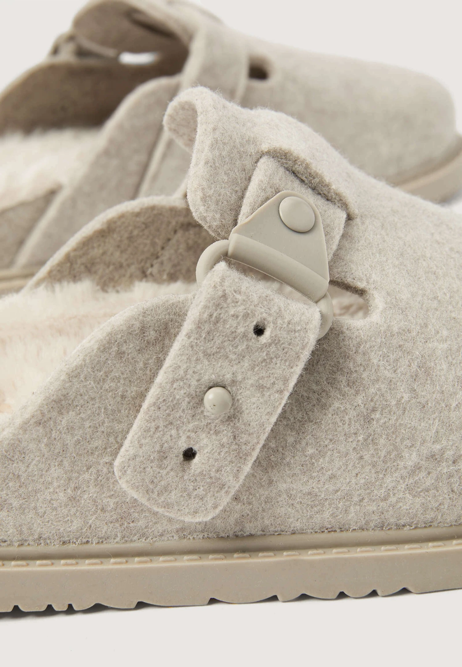 Oysho Chaussons - Grey 9 Oysho Chaussons - Grey – Image 7