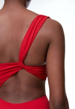 Oysho Floral Asymmetric - Maillot De Bain - Red -Magasin Général De Mode 3402d5b9cb04453886050029e77dd918