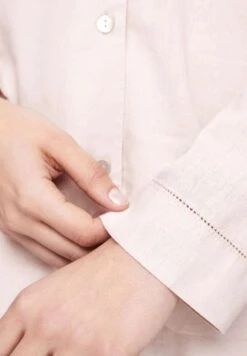 Oysho Long-Sleeved - Haut De Pyjama - Beige -Magasin Général De Mode 35c99b3611c64e4c8612ca66bd27beed