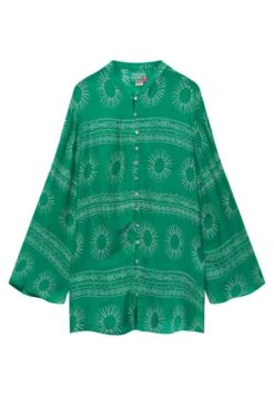PULL & BEAR Printed Rustic - Blouse - Green -Magasin Général De Mode 37603bbc3bea474e8bb68146339ffa98