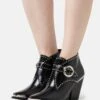 Jeffrey Campbell Boots À Talons - Black 2 Jeffrey Campbell Boots À Talons - Black -Magasin Général De Mode 386927c5fa8f46cd96bf6c0c8d0bf032