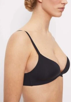 Oysho Low-Cut - Soutien-Gorge Triangle - Black -Magasin Général De Mode 3aabc6e347334694a29aa951d65e694c