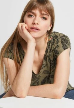 Imprimé - T-Shirt Imprimé - Kaki -Magasin Général De Mode 3ca1668640ab41f8a8ba955915bc0b17