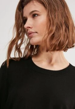 Rundhals - Pullover - Black -Magasin Général De Mode 3f38e67b853740bfa33f6b98bab36cc3