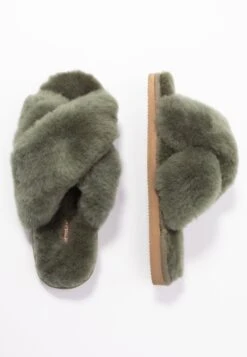 Shepherd Lovisa - Chaussons - Olive -Magasin Général De Mode 419428374a9f41c6af0c4be1cc4da1a6