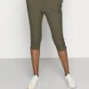 Kaffe Jillian Capri Pants - Short - Grape Leaf -Magasin Général De Mode 419dad9b10ac4a00a8e25ce9187f3325