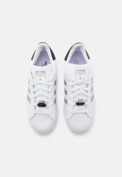 Adidas Originals Superstar W - Baskets Basses - White/Silver /Black 13 Adidas Originals Superstar W - Baskets Basses - White/Silver /Black -Magasin Général De Mode 43951c75b10b4076afd13ba287a88bbc