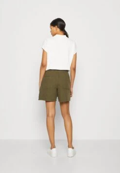 ESPRIT Short - Khaki Green 10 ESPRIT Short - Khaki Green -Magasin Général De Mode 45592638939541f29985da164fb15f6d