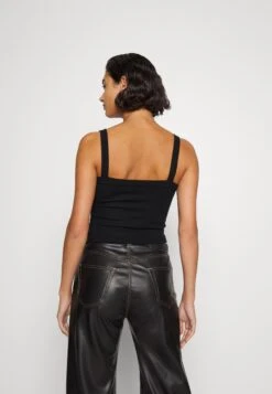 Chiara Ferragni Tape Logo 2-In-1 - Pullover - Black -Magasin Général De Mode 45e00cb02d504bf4b2ab71249701c4ff