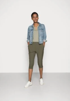 Kaffe Jillian Capri Pants - Short - Grape Leaf -Magasin Général De Mode 487f0b2b0c304783a17e4a56e3d9668b