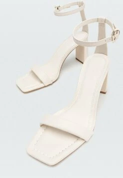 Stradivarius Mit Gesteppten Riemchen - Chaussures De Mariée - Off White 12 Stradivarius Mit Gesteppten Riemchen - Chaussures De Mariée - Off White -Magasin Général De Mode 48ca45d4594e4abeb019d678756dcaa1
